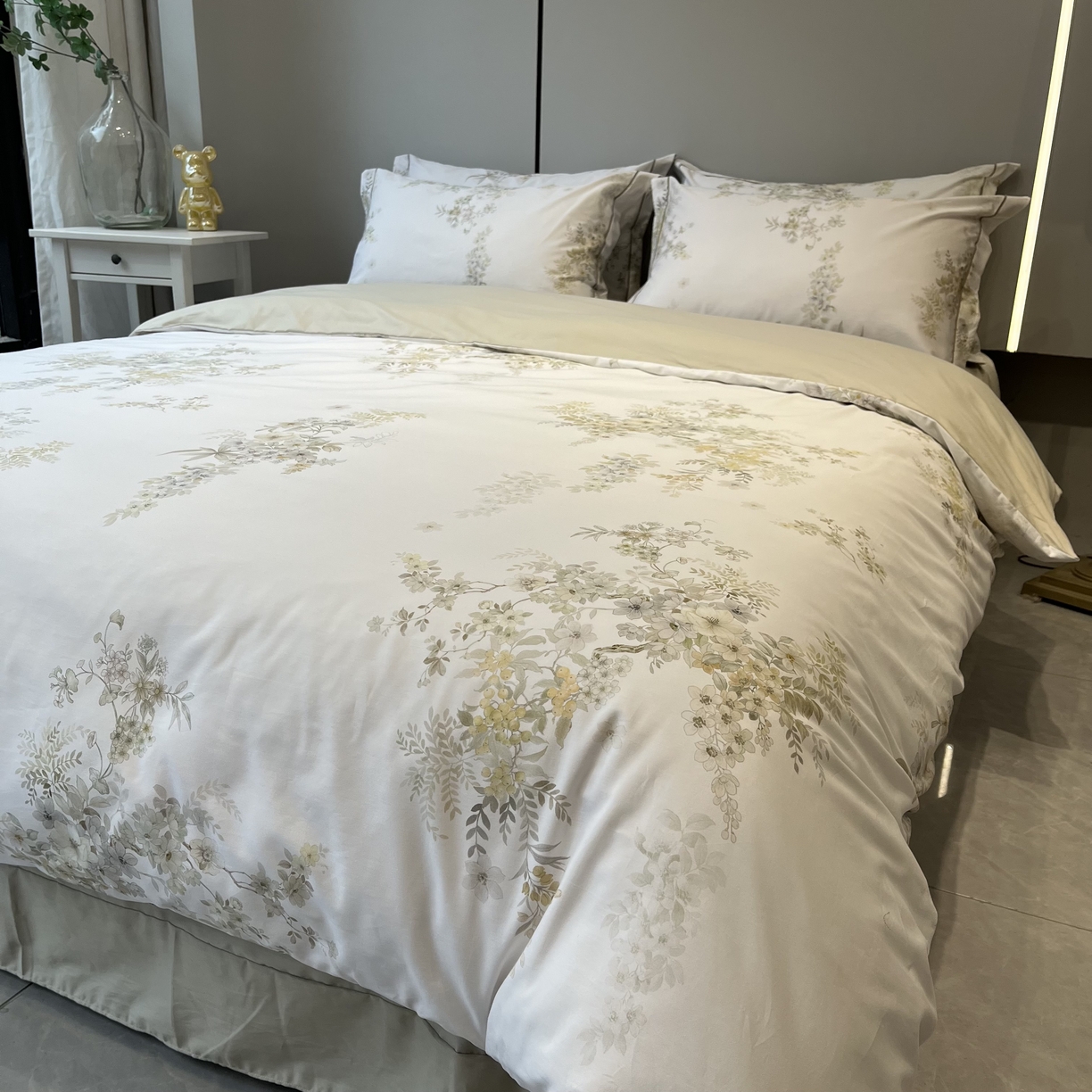 91家纺网 家纺一手货源 找家纺 薏思家纺 2026春夏新款全棉纯棉铂金棉数码印花四件套 浅枝漫