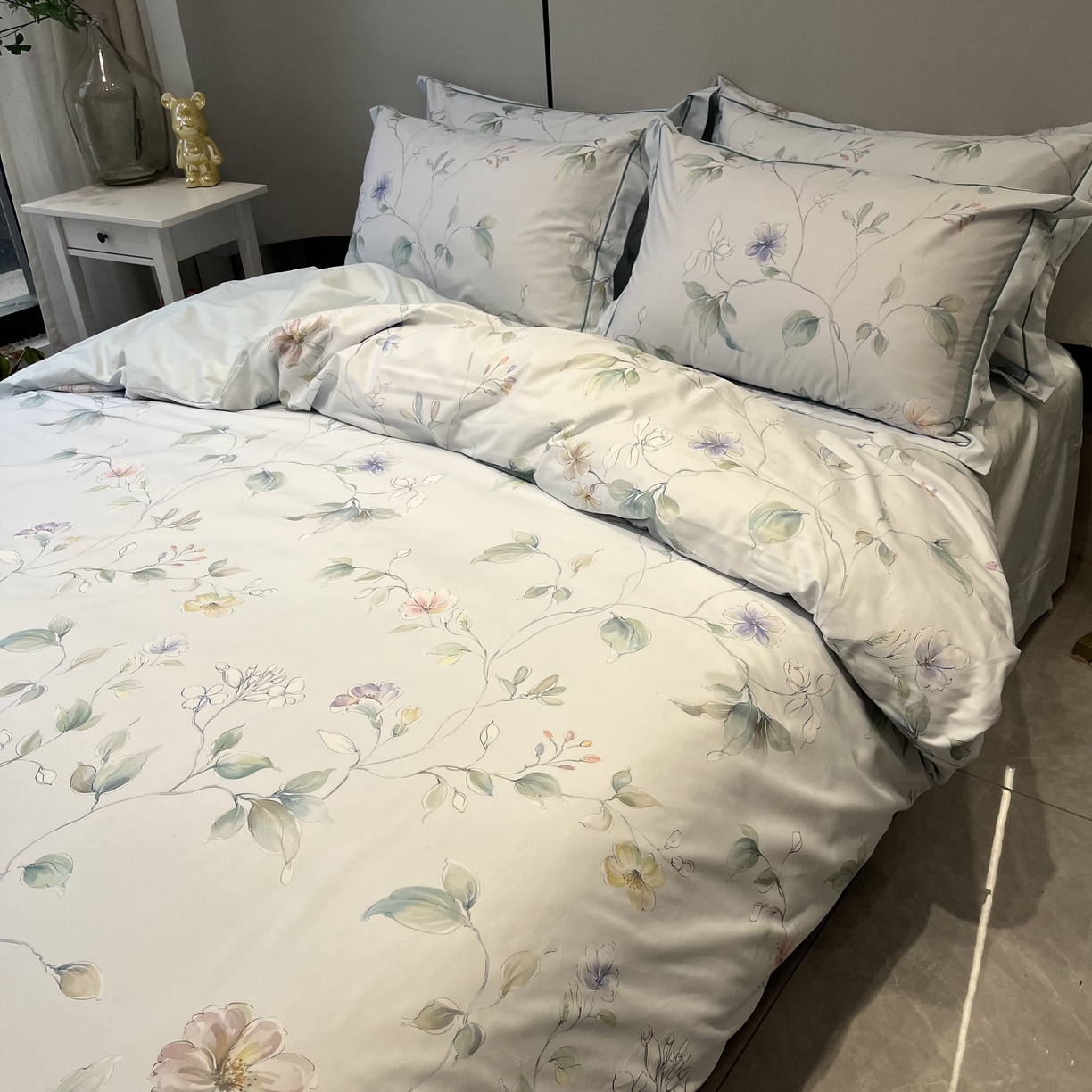 91家纺网 家纺一手货源 找家纺 薏思家纺 2026春夏新款全棉纯棉铂金棉数码印花四件套 风之韵蓝