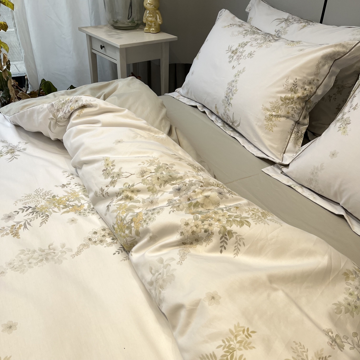 91家纺网 家纺一手货源 找家纺 薏思家纺 2026春夏新款全棉纯棉铂金棉数码印花四件套 浅枝漫