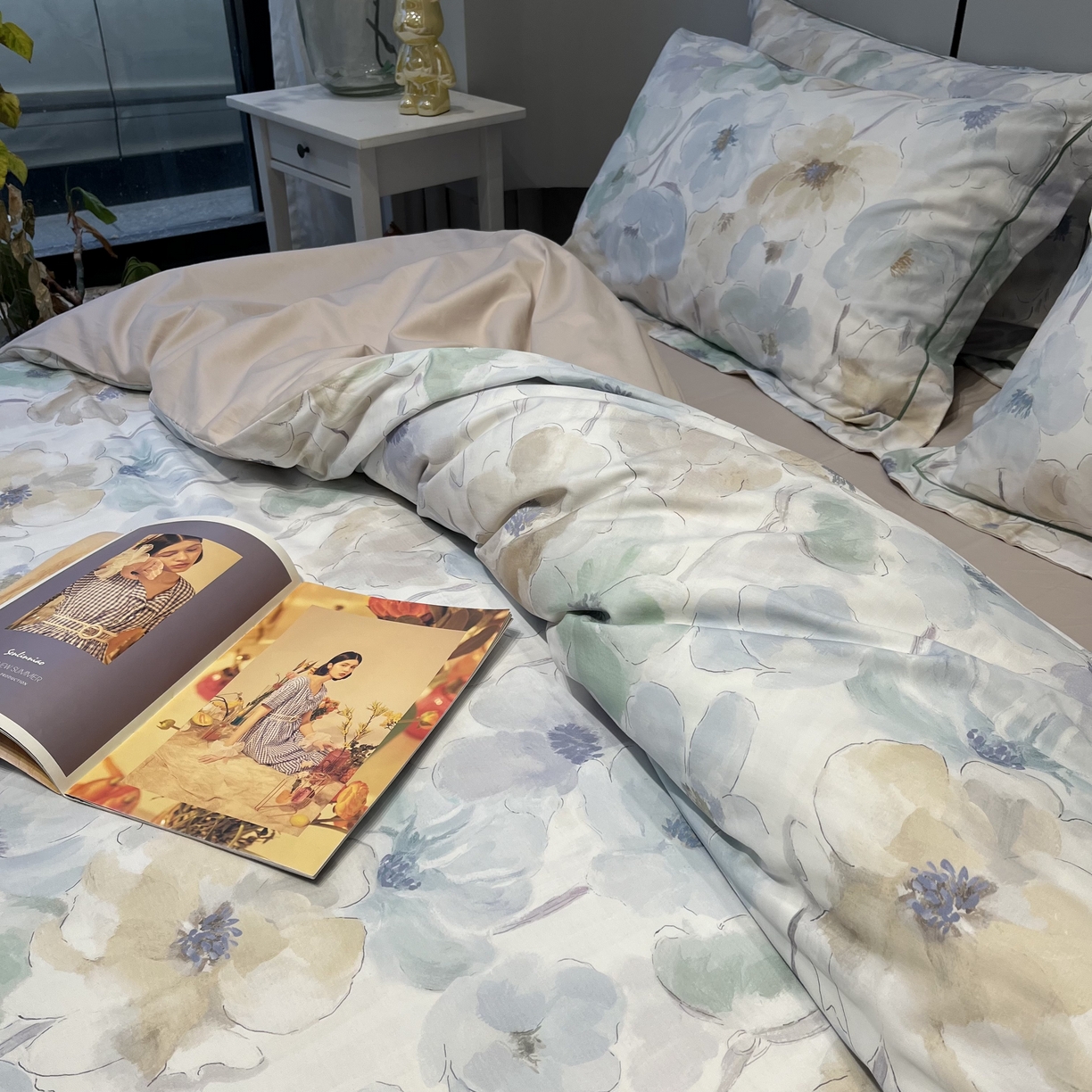 91家纺网 家纺一手货源 找家纺 薏思家纺 2026春夏新款全棉纯棉铂金棉数码印花四件套 花染卡其