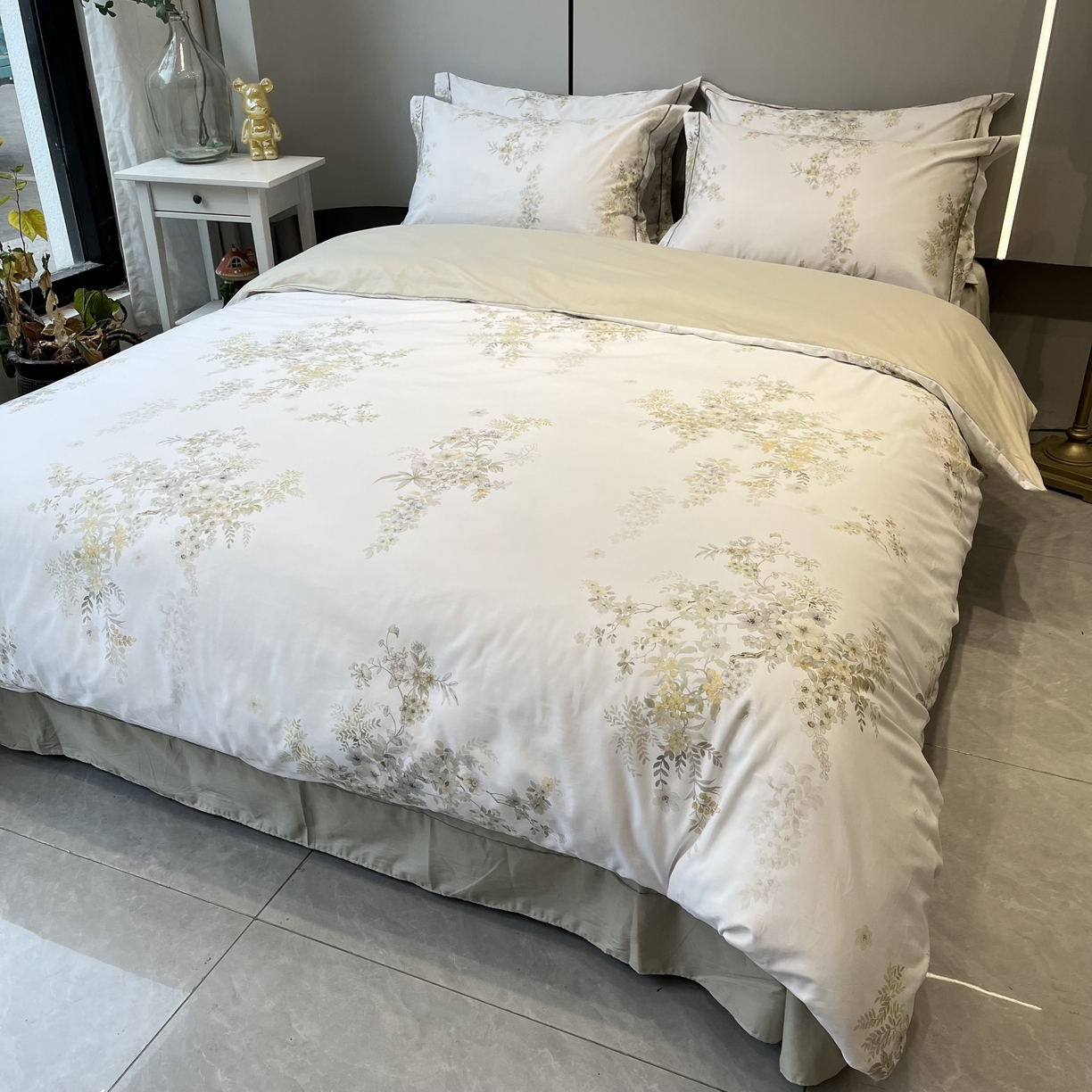 91家纺网 家纺一手货源 找家纺 薏思家纺 2026春夏新款全棉纯棉铂金棉数码印花四件套 浅枝漫