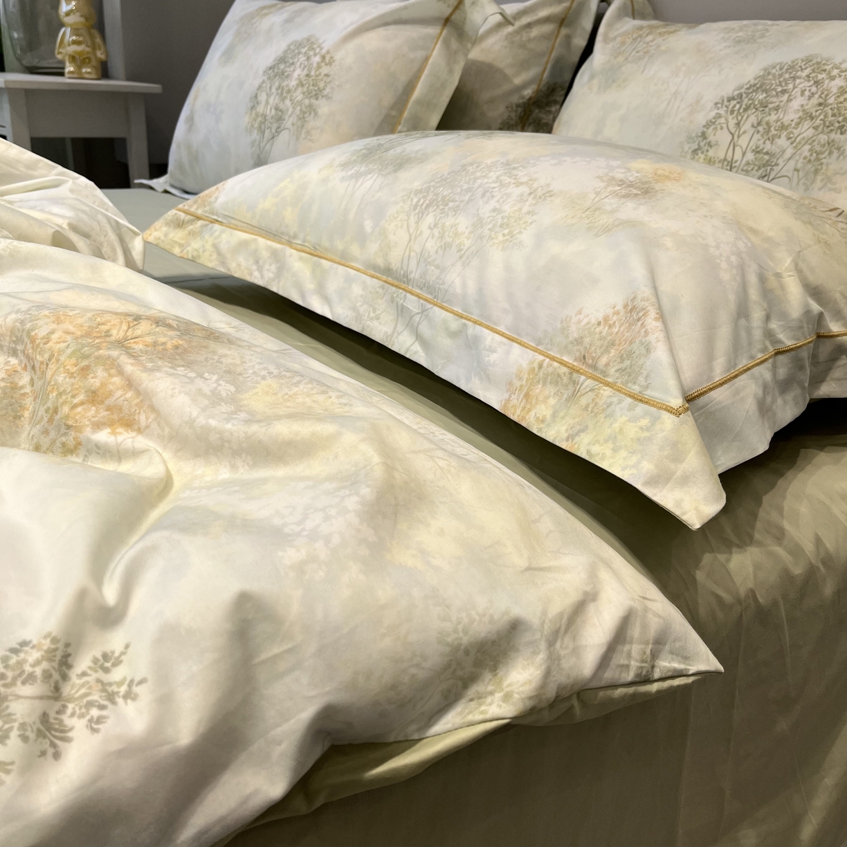 91家纺网 家纺一手货源 找家纺 薏思家纺 2026春夏新款全棉纯棉铂金棉数码印花四件套 幸福里绿