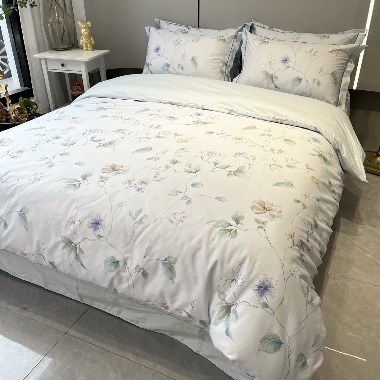 91家纺网 家纺一手货源 找家纺 薏思家纺 2026春夏新款全棉纯棉铂金棉数码印花四件套 风之韵蓝