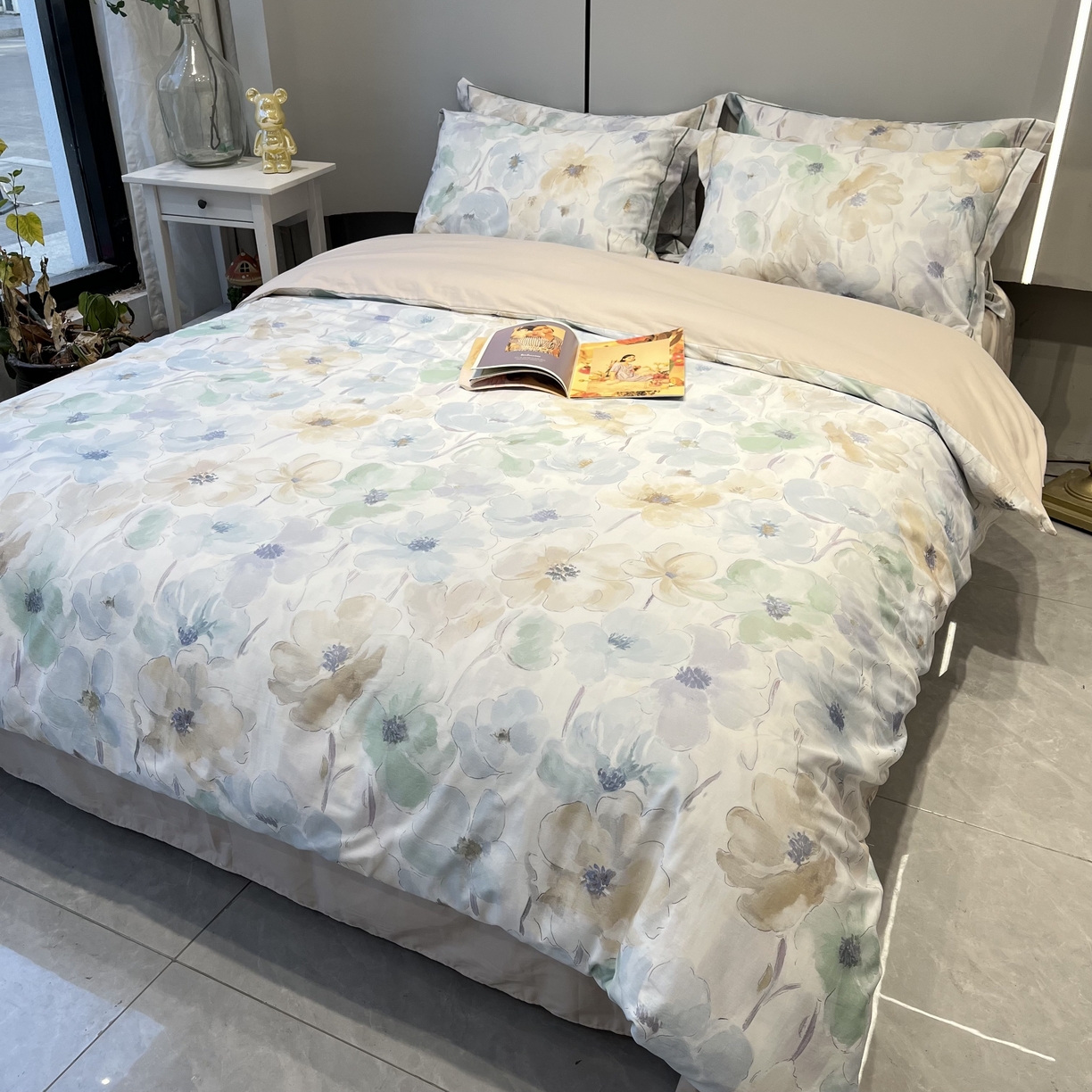 91家纺网 家纺一手货源 找家纺 薏思家纺 2026春夏新款全棉纯棉铂金棉数码印花四件套 花染卡其