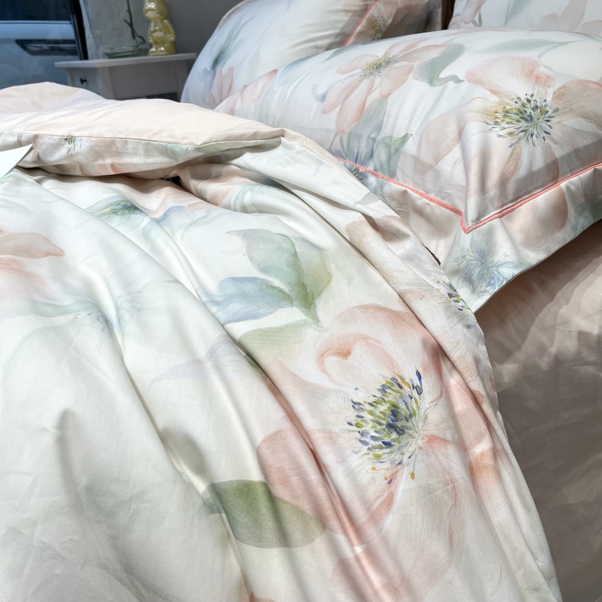 91家纺网 家纺一手货源 找家纺 薏思家纺 2026春夏新款全棉纯棉铂金棉数码印花四件套 晓城时光