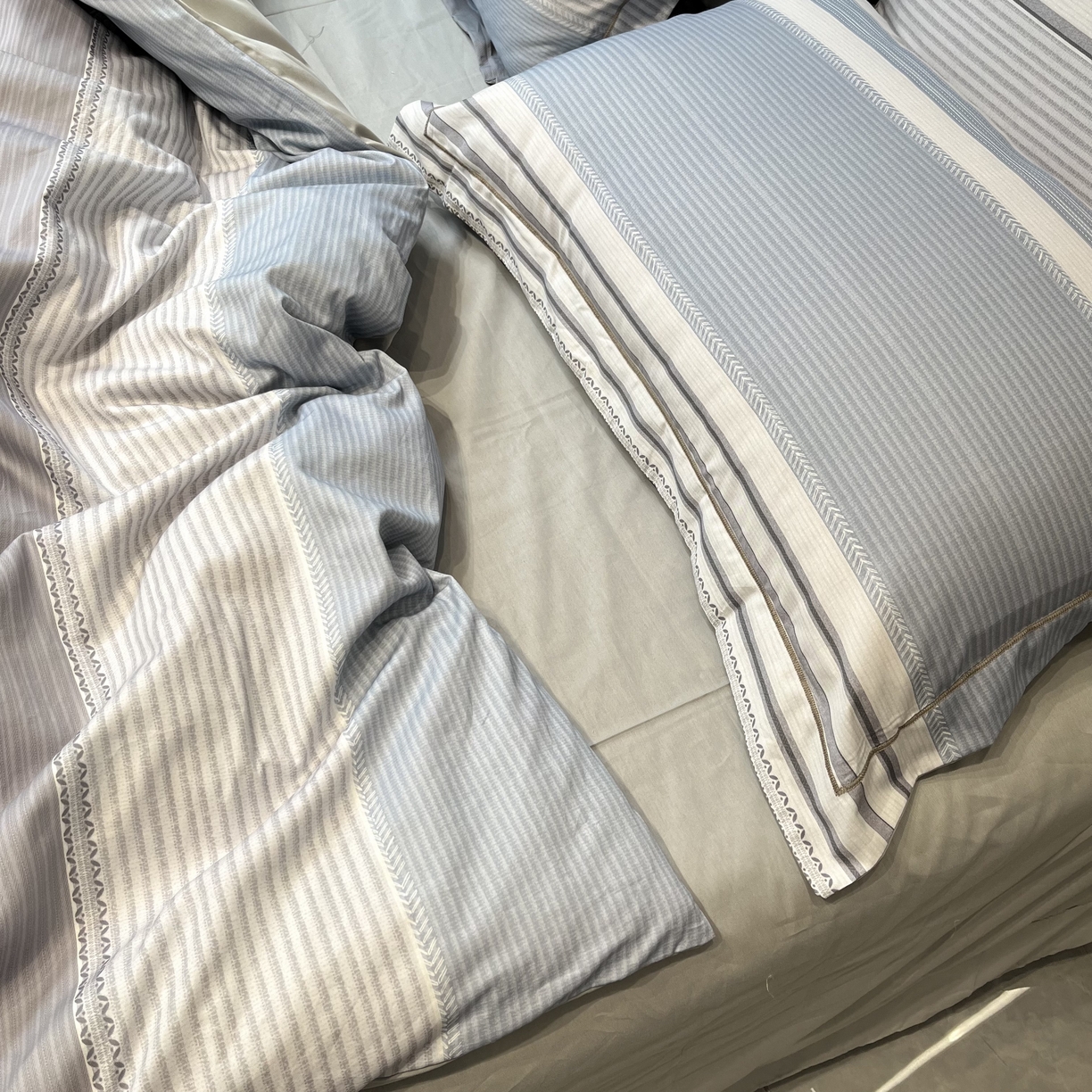 91家纺网 家纺一手货源 找家纺 薏思家纺 2026春夏新款全棉纯棉铂金棉数码印花四件套 暮光蓝