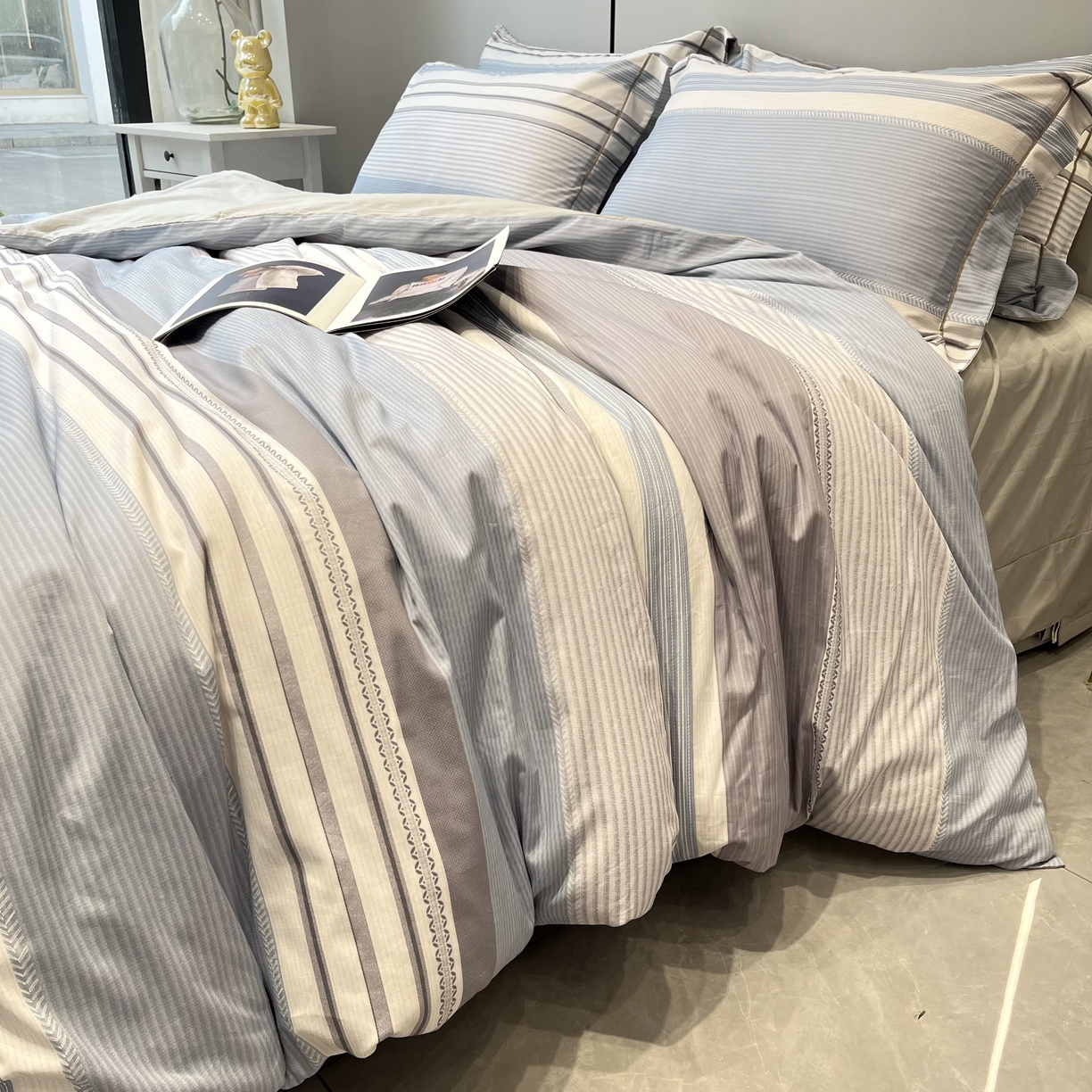 91家纺网 家纺一手货源 找家纺 薏思家纺 2026春夏新款全棉纯棉铂金棉数码印花四件套 暮光蓝