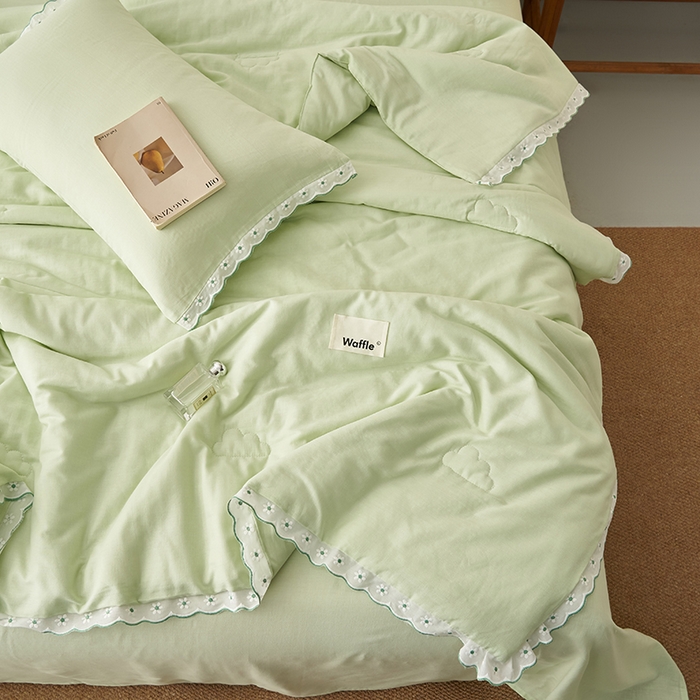 91家纺网 家纺一手货源 找家纺 晨曦家纺 2026新款水洗棉花边大豆夏被四件套夏被-雏菊 雏菊-薄荷绿