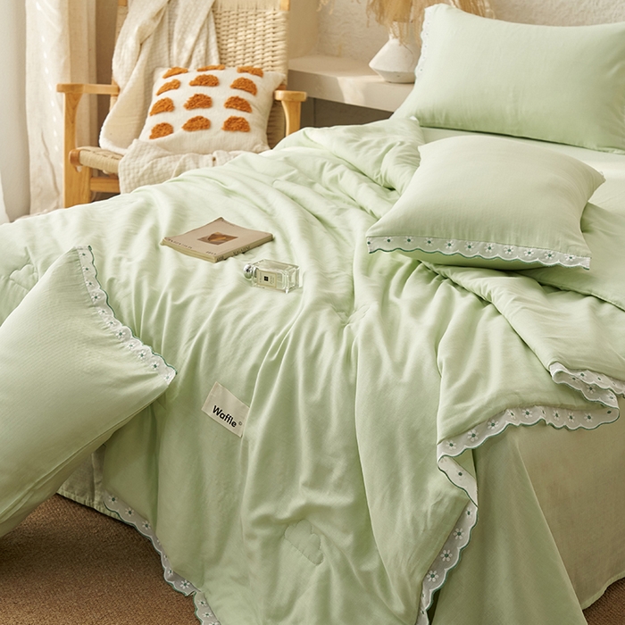 91家纺网 家纺一手货源 找家纺 晨曦家纺 2026新款水洗棉花边大豆夏被四件套夏被-雏菊 雏菊-薄荷绿