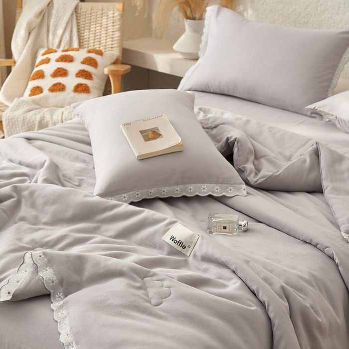91家纺网 家纺一手货源 找家纺 晨曦家纺 2026新款水洗棉花边大豆夏被四件套夏被-雏菊 雏菊-典雅灰