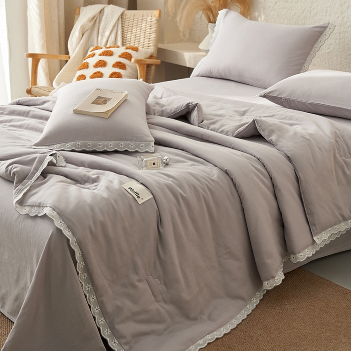 91家纺网 家纺一手货源 找家纺 晨曦家纺 2026新款水洗棉花边大豆夏被四件套夏被-雏菊 雏菊-典雅灰