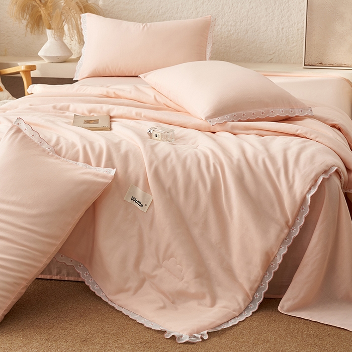 91家纺网 家纺一手货源 找家纺 晨曦家纺 2026新款水洗棉花边大豆夏被四件套夏被-雏菊 雏菊-悠粉