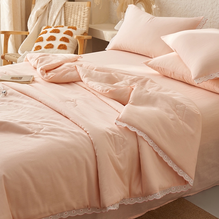 91家纺网 家纺一手货源 找家纺 晨曦家纺 2026新款水洗棉花边大豆夏被四件套夏被-雏菊 雏菊-悠粉