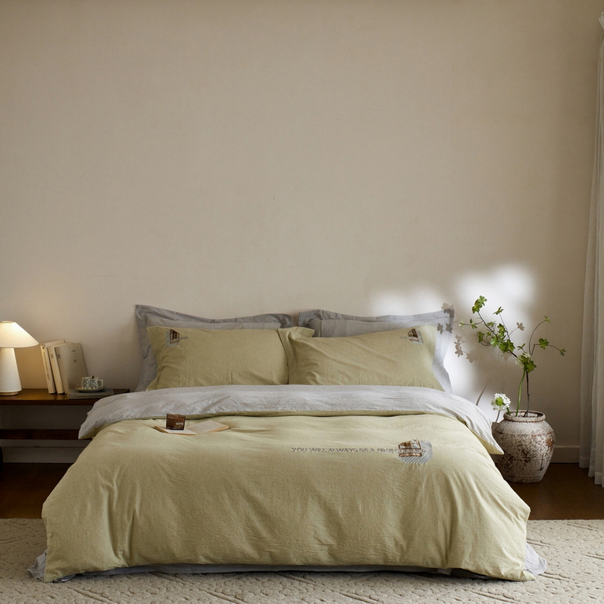 91家纺网 家纺一手货源 找家纺 艾莱家纺 2026春夏新款A类棉麻贴布刺绣加厚四件套-杰森 杰森-绿色+浅灰