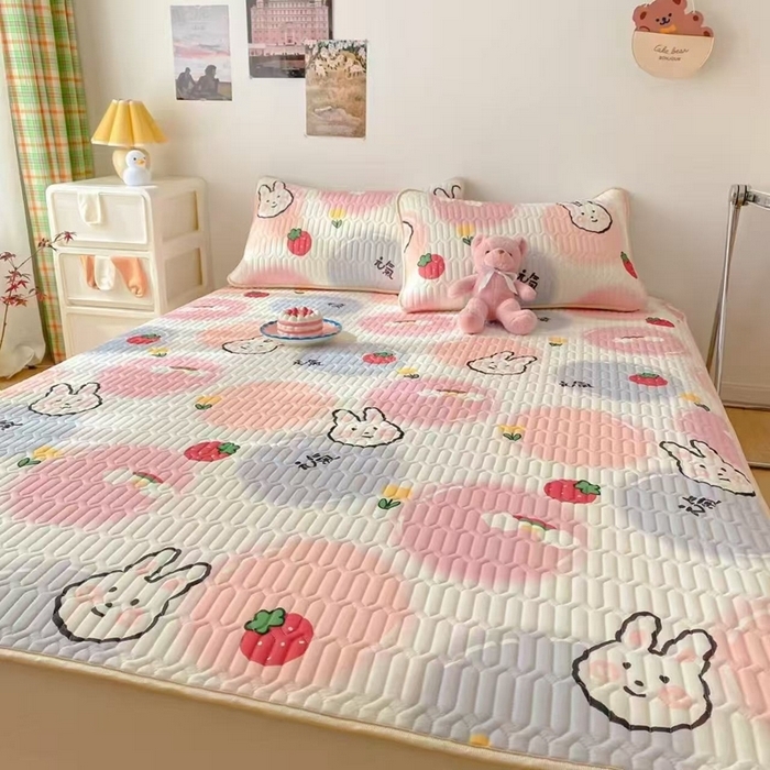 91家纺网 家纺一手货源 找家纺 彩亿家纺 2026新款印花凉席新款凉感丝乳胶凉席三件套 元气兔