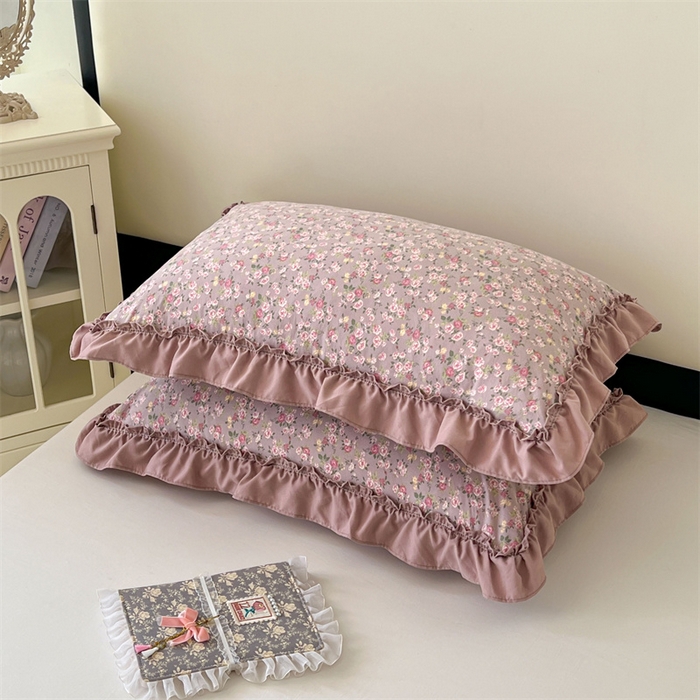 91家纺网 家纺一手货源 找家纺 圣比熊 2026新款A类云朵棉法式压花边枕套宿舍单人单只一只装枕芯48x74cm内胆套 花间入梦-粉（法式压花边）