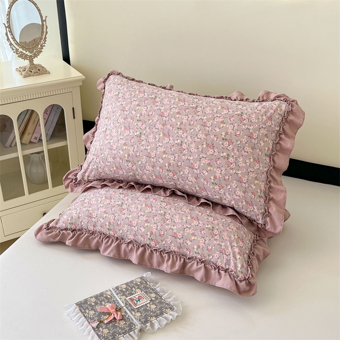 91家纺网 家纺一手货源 找家纺 圣比熊 2026新款A类云朵棉法式压花边枕套宿舍单人单只一只装枕芯48x74cm内胆套 花间入梦-粉（法式压花边）