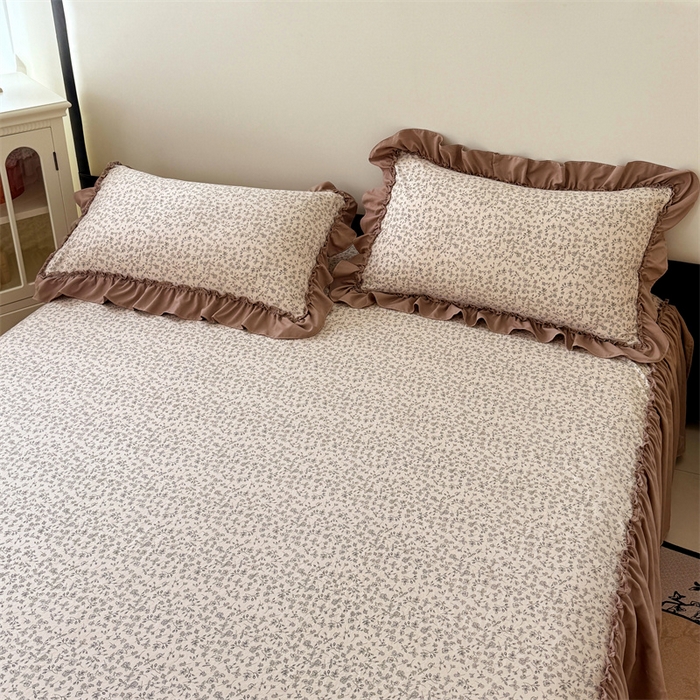 91家纺网 家纺一手货源 找家纺 圣比熊 2026新款A类云朵棉法式压花边枕套宿舍单人单只一只装枕芯48x74cm内胆套 柏林梦境-咖（法式压花边）
