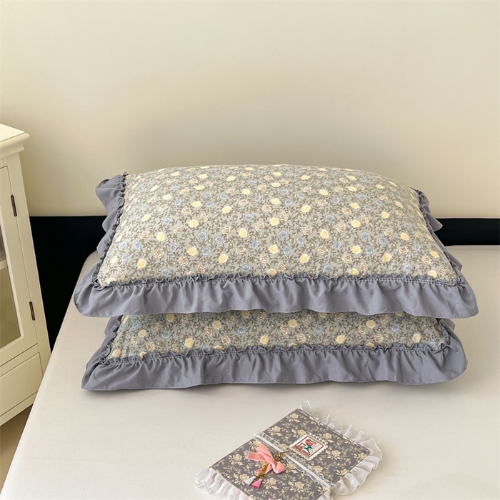 91家纺网 家纺一手货源 找家纺 圣比熊 2026新款A类云朵棉法式压花边枕套宿舍单人单只一只装枕芯48x74cm内胆套 风栖木槿-灰（法式压花边）