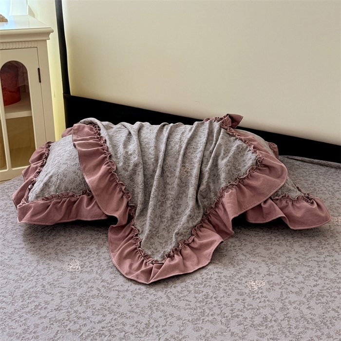 91家纺网 家纺一手货源 找家纺 圣比熊 2026新款A类云朵棉法式压花边枕套宿舍单人单只一只装枕芯48x74cm内胆套 墨染芳华（法式压花边）