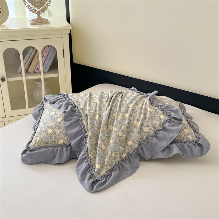 91家纺网 家纺一手货源 找家纺 圣比熊 2026新款A类云朵棉法式压花边枕套宿舍单人单只一只装枕芯48x74cm内胆套 风栖木槿-灰（法式压花边）