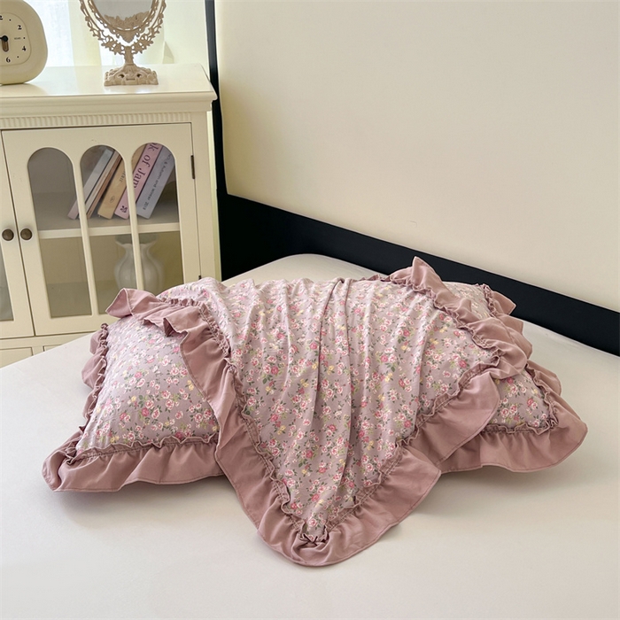 91家纺网 家纺一手货源 找家纺 圣比熊 2026新款A类云朵棉法式压花边枕套宿舍单人单只一只装枕芯48x74cm内胆套 花间入梦-粉（法式压花边）