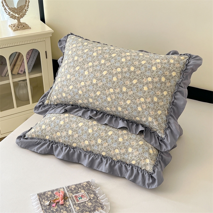 91家纺网 家纺一手货源 找家纺 圣比熊 2026新款A类云朵棉法式压花边枕套宿舍单人单只一只装枕芯48x74cm内胆套 风栖木槿-灰（法式压花边）