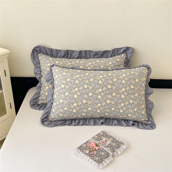 91家纺网 家纺一手货源 找家纺 圣比熊 2026新款A类云朵棉法式压花边枕套宿舍单人单只一只装枕芯48x74cm内胆套 风栖木槿-灰（法式压花边）