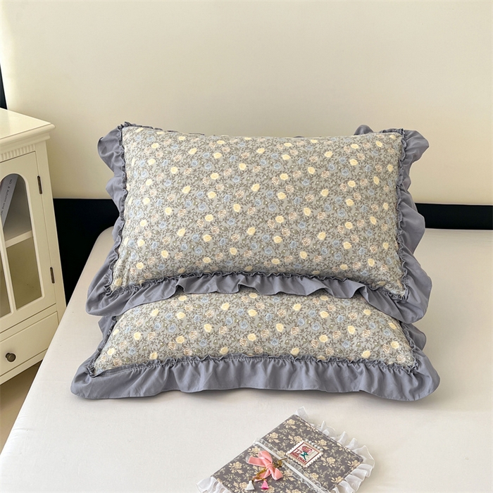91家纺网 家纺一手货源 找家纺 圣比熊 2026新款A类云朵棉法式压花边枕套宿舍单人单只一只装枕芯48x74cm内胆套 风栖木槿-灰（法式压花边）