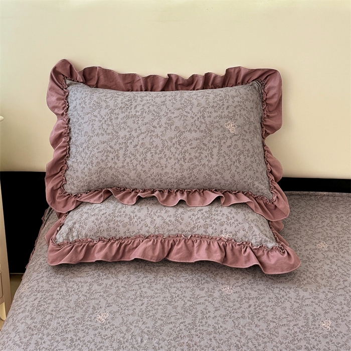 91家纺网 家纺一手货源 找家纺 圣比熊 2026新款A类云朵棉法式压花边枕套宿舍单人单只一只装枕芯48x74cm内胆套 墨染芳华（法式压花边）