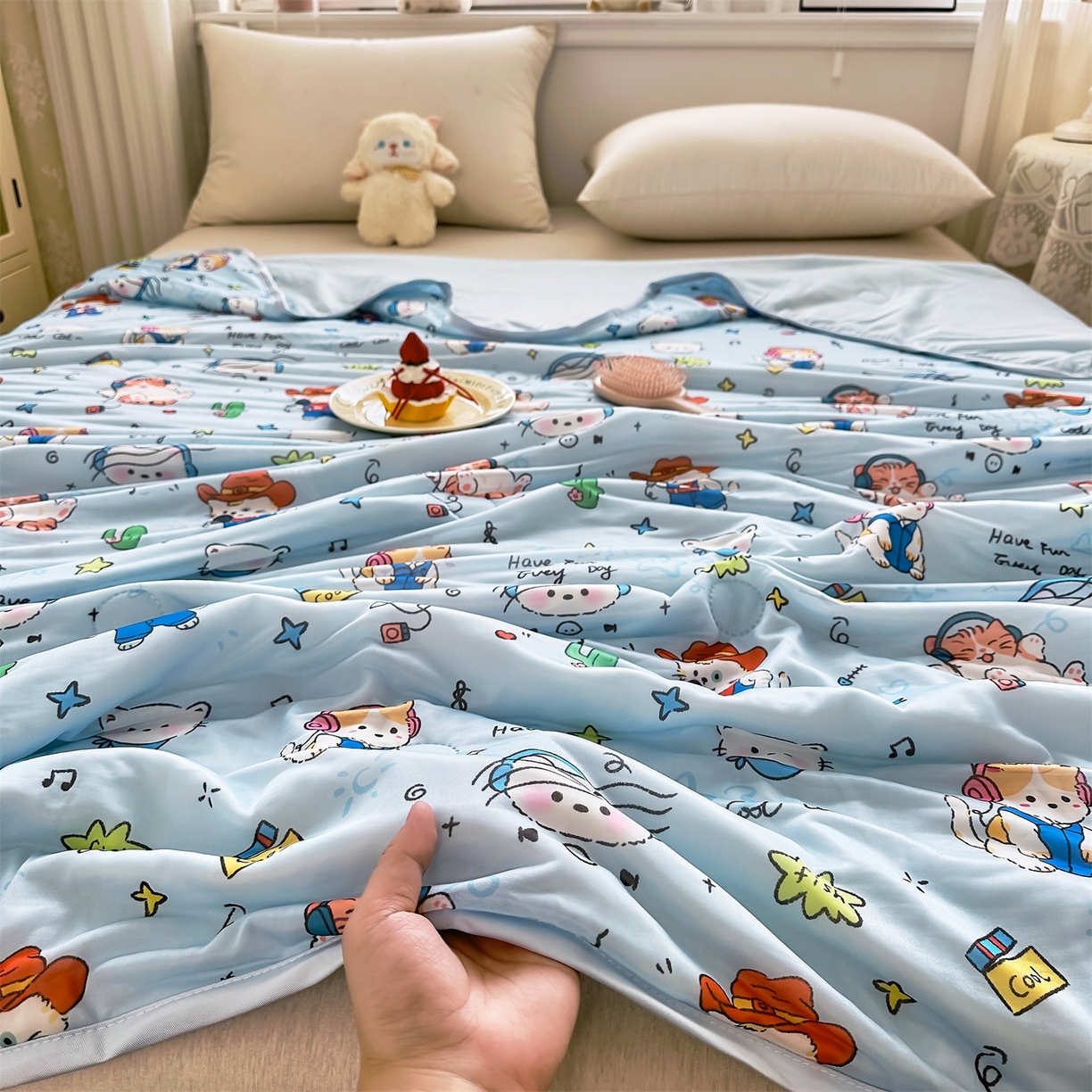 91家纺网 家纺一手货源 找家纺 欣宜家纺 2026新款母婴级卡通冰淇淋夏被夏凉空调冰丝薄款被芯可机洗凉感丝冰皮被子 被子被芯 摇滚猫