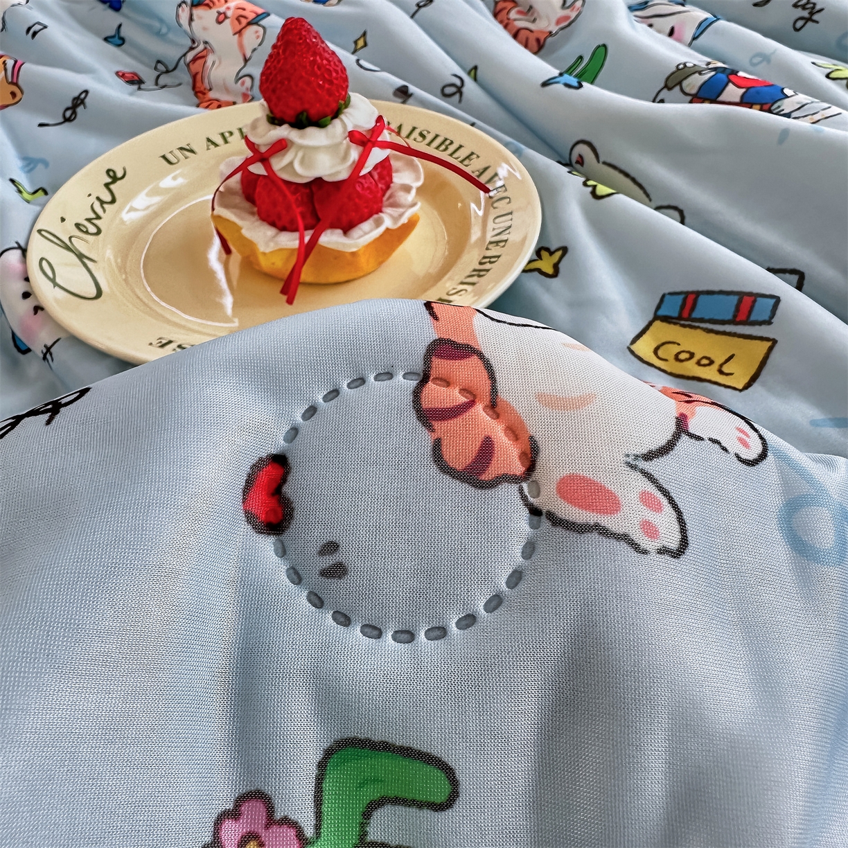 91家纺网 家纺一手货源 找家纺 欣宜家纺 2026新款母婴级卡通冰淇淋夏被夏凉空调冰丝薄款被芯可机洗凉感丝冰皮被子 被子被芯 摇滚猫