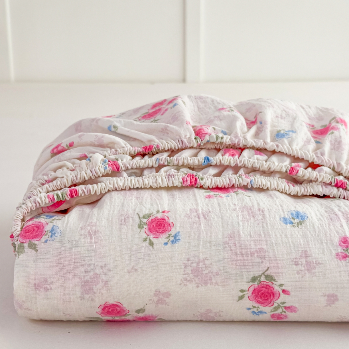 91家纺网 家纺一手货源 找家纺 默忆 2026春夏新款a类泡芙双层纱床笠印花卡通全包围床垫保护套单床笠 床笠单件 三生花