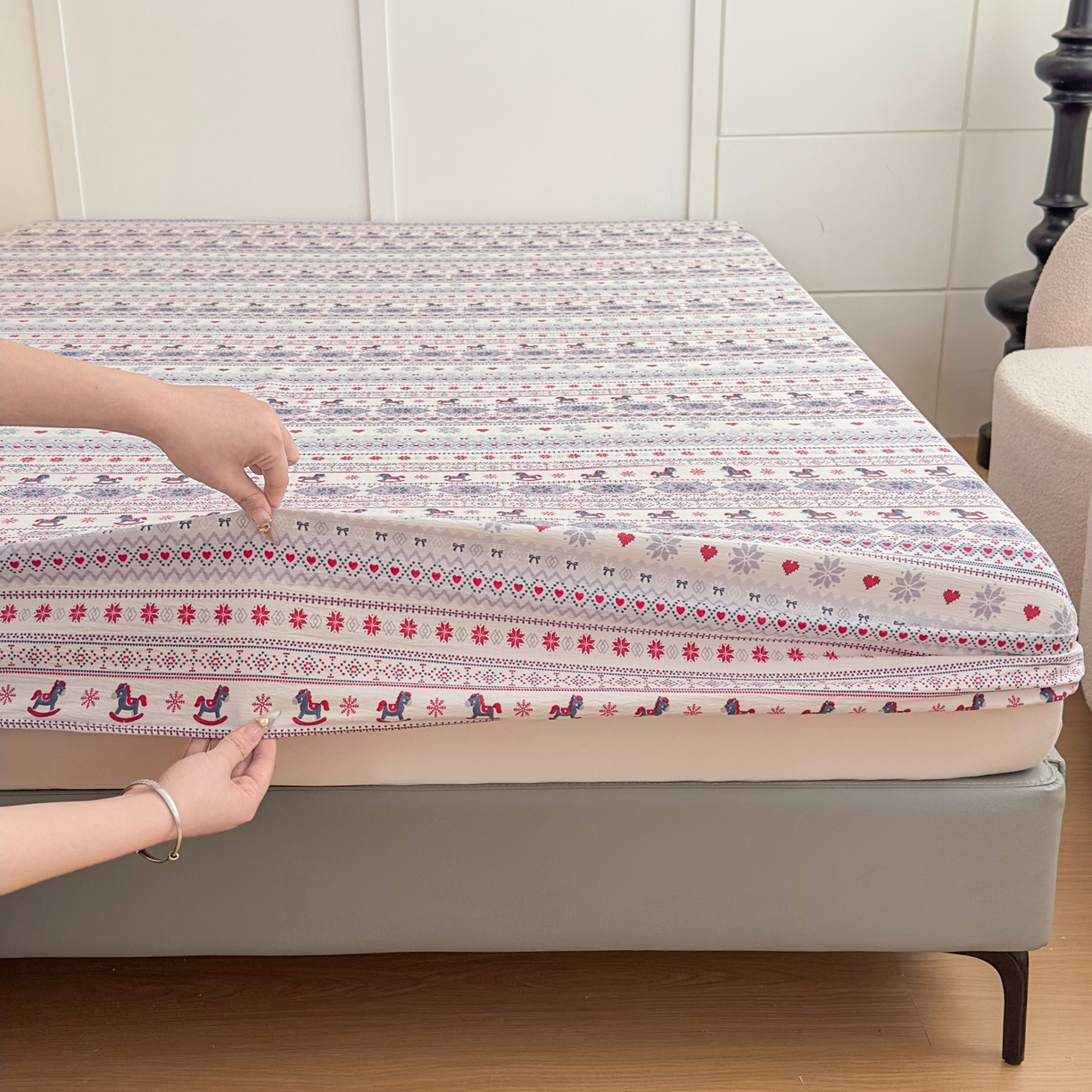 91家纺网 家纺一手货源 找家纺 默忆 2026春夏新款a类泡芙双层纱床笠印花卡通全包围床垫保护套单床笠 床笠单件 小木马