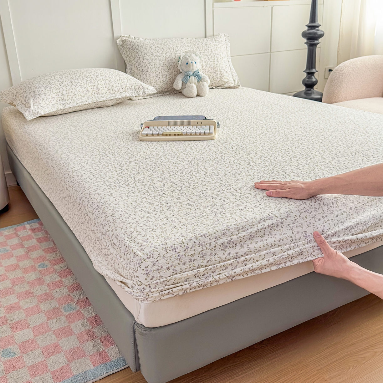 91家纺网 家纺一手货源 找家纺 默忆 2026春夏新款a类泡芙双层纱床笠印花卡通全包围床垫保护套单床笠 床笠单件 莫奈紫