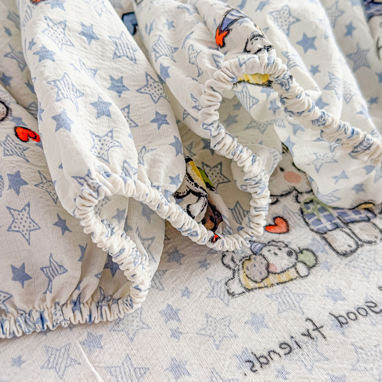 91家纺网 家纺一手货源 找家纺 默忆 2026春夏新款a类泡芙双层纱床笠印花卡通全包围床垫保护套单床笠 床笠单件 汪星人