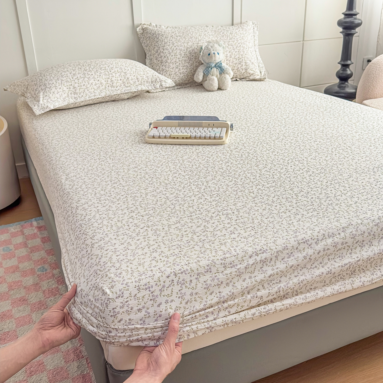 91家纺网 家纺一手货源 找家纺 默忆 2026春夏新款a类泡芙双层纱床笠印花卡通全包围床垫保护套单床笠 床笠单件 莫奈紫