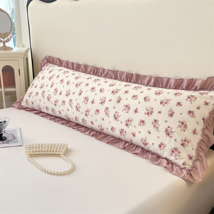 91家纺网 家纺一手货源 找家纺 圣比熊 2026新款A类云朵棉法式压花边枕套加长双人情侣1.8米枕芯内胆套1.5m枕头套 粉韵倾城（法式压花边）