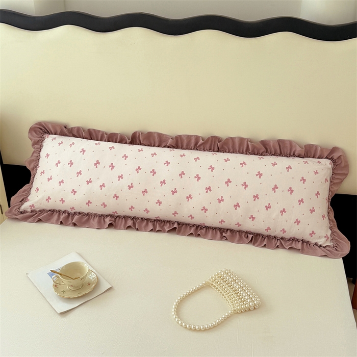 91家纺网 家纺一手货源 找家纺 圣比熊 2026新款A类云朵棉法式压花边枕套加长双人情侣1.8米枕芯内胆套1.5m枕头套 怦然心动（法式压花边）