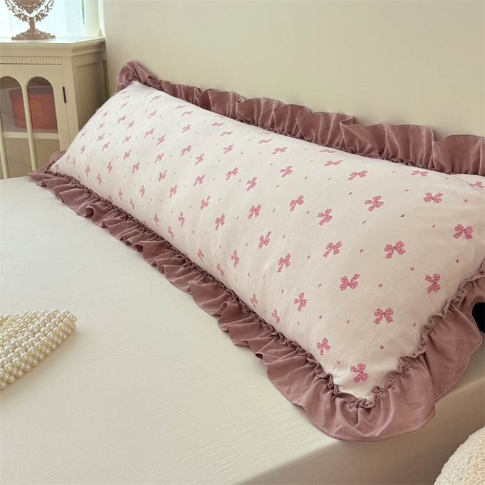 91家纺网 家纺一手货源 找家纺 圣比熊 2026新款A类云朵棉法式压花边枕套加长双人情侣1.8米枕芯内胆套1.5m枕头套 怦然心动（法式压花边）