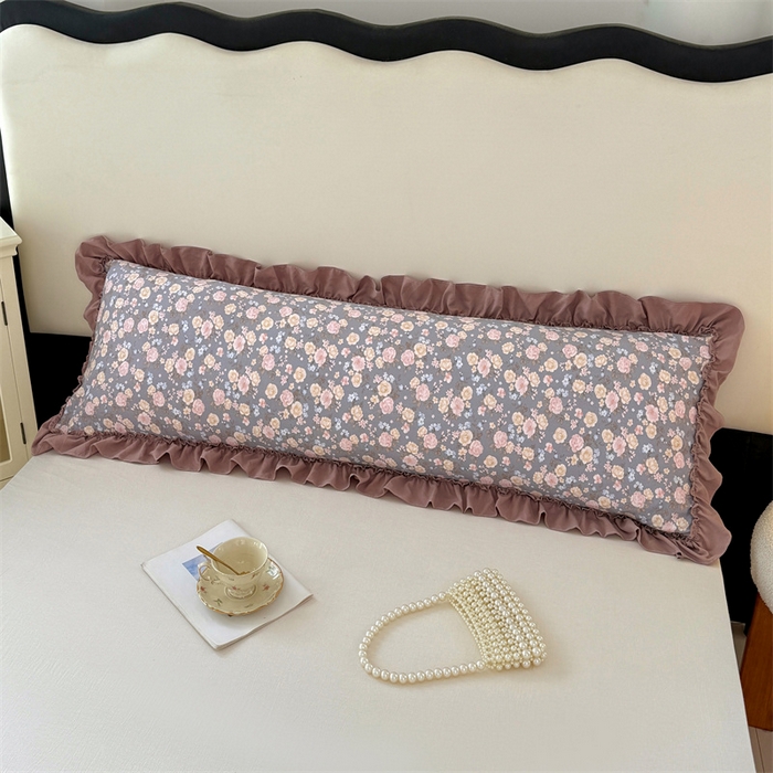 91家纺网 家纺一手货源 找家纺 圣比熊 2026新款A类云朵棉法式压花边枕套加长双人情侣1.8米枕芯内胆套1.5m枕头套 云裳花谷（法式压花边）