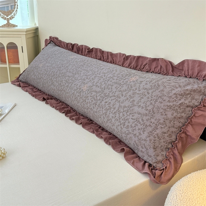 91家纺网 家纺一手货源 找家纺 圣比熊 2026新款A类云朵棉法式压花边枕套加长双人情侣1.8米枕芯内胆套1.5m枕头套 墨染芳华（法式压花边）