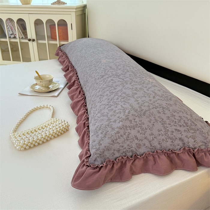 91家纺网 家纺一手货源 找家纺 圣比熊 2026新款A类云朵棉法式压花边枕套加长双人情侣1.8米枕芯内胆套1.5m枕头套 墨染芳华（法式压花边）