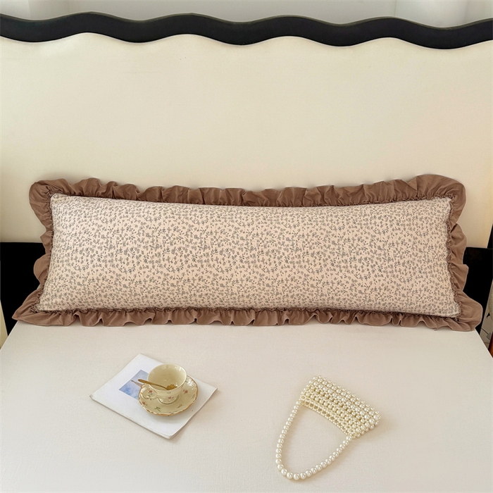 91家纺网 家纺一手货源 找家纺 圣比熊 2026新款A类云朵棉法式压花边枕套加长双人情侣1.8米枕芯内胆套1.5m枕头套 柏林梦境-咖（法式压花边）