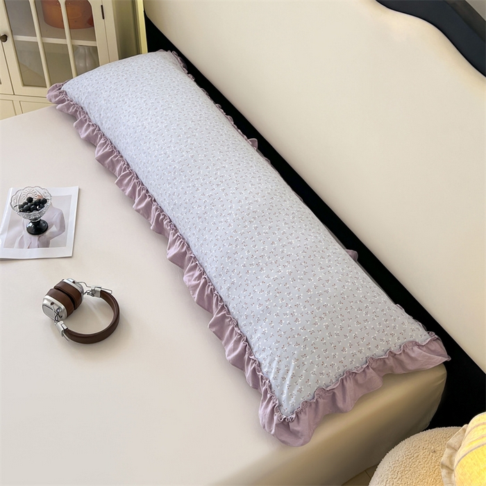 91家纺网 家纺一手货源 找家纺 圣比熊 2026新款A类云朵棉法式压花边枕套加长双人情侣1.8米枕芯内胆套1.5m枕头套 花恋语-紫（法式压花边）