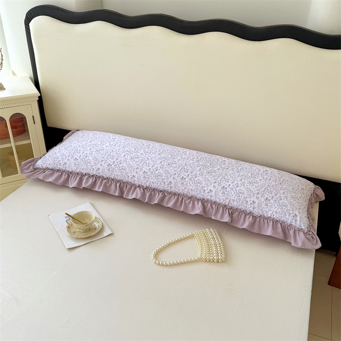 91家纺网 家纺一手货源 找家纺 圣比熊 2026新款A类云朵棉法式压花边枕套加长双人情侣1.8米枕芯内胆套1.5m枕头套 浅影摇曳-紫（法式压花边）