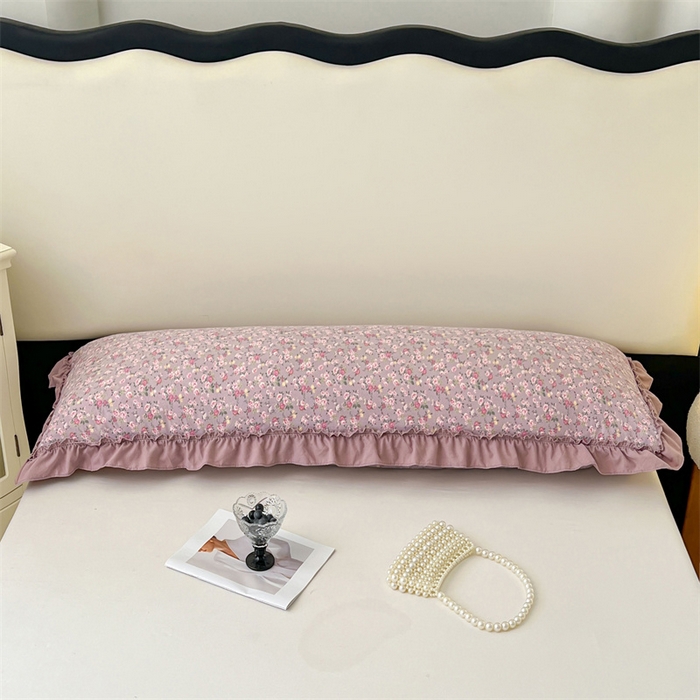 91家纺网 家纺一手货源 找家纺 梦舒羽 2026新款A类云朵棉法式压花边枕套加长双人情侣1.8米枕芯内胆套1.5m枕头套 花间入梦-粉（法式压花边）