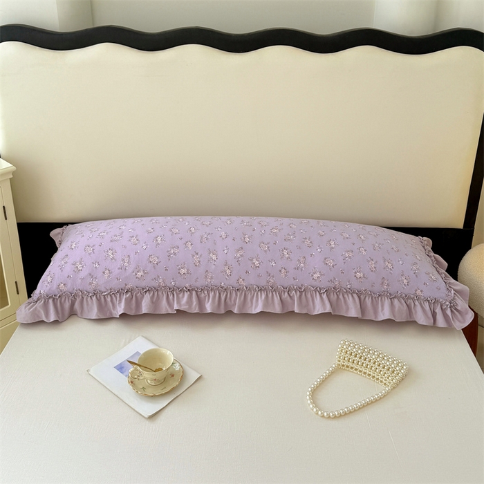 91家纺网 家纺一手货源 找家纺 梦舒羽 2026新款A类云朵棉法式压花边枕套加长双人情侣1.8米枕芯内胆套1.5m枕头套 紫倾心（法式压花边）