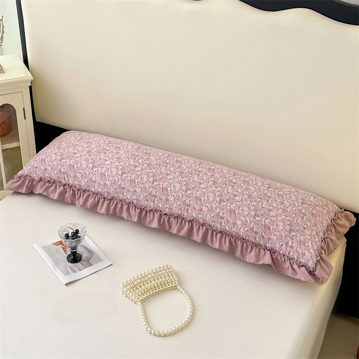 91家纺网 家纺一手货源 找家纺 梦舒羽 2026新款A类云朵棉法式压花边枕套加长双人情侣1.8米枕芯内胆套1.5m枕头套 花间入梦-粉（法式压花边）