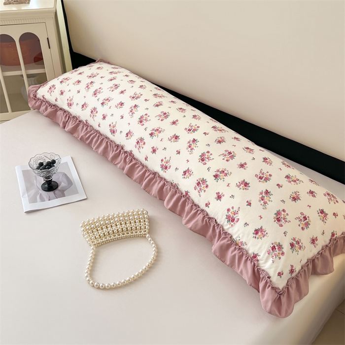 91家纺网 家纺一手货源 找家纺 梦舒羽 2026新款A类云朵棉法式压花边枕套加长双人情侣1.8米枕芯内胆套1.5m枕头套 粉韵倾城（法式压花边）